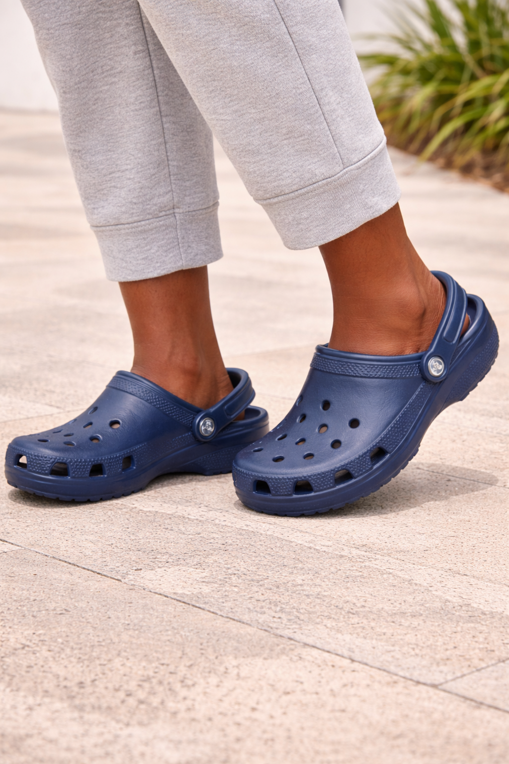 Crocs Classic Clog – Navy - Image 2