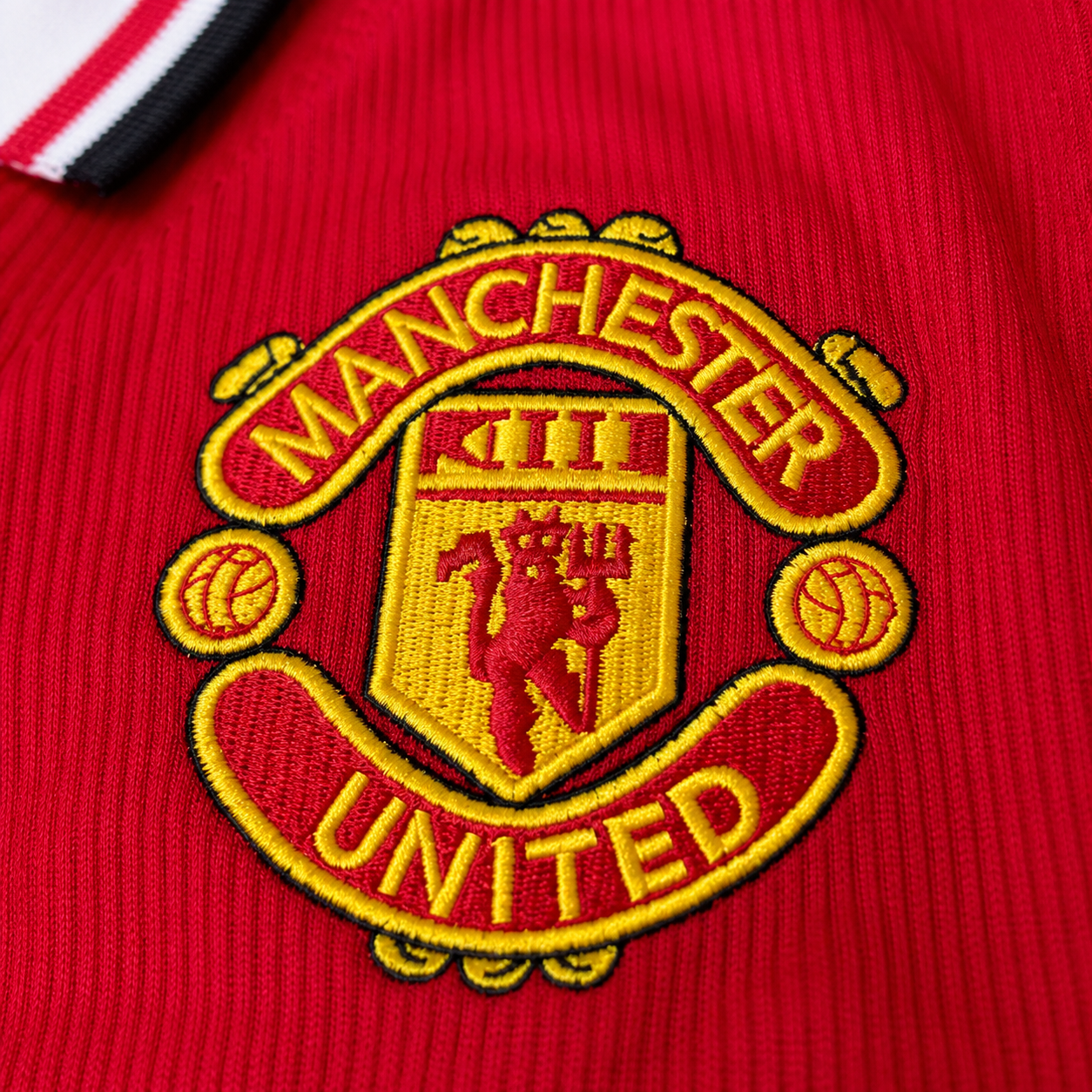 Manchester United 1998/99 Home Long Sleeve Jersey – XL and XXL - Image 4